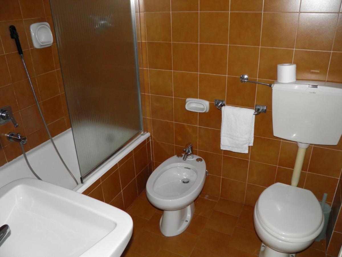Hotel Ramoverde Borgomanero Habitación foto